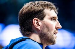 开云官方 -门兴格拉德巴赫训练开放日，关键时刻官宣签约引欢呼，欧联在即，心理建设被强调的简单介绍