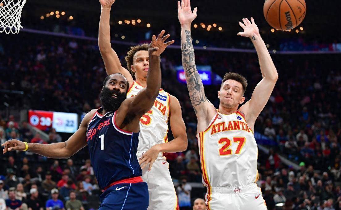 转折点巴塞罗那造点机会；葡超今晚攻防权衡；球迷炸锅；训练强度明显提升的简单介绍